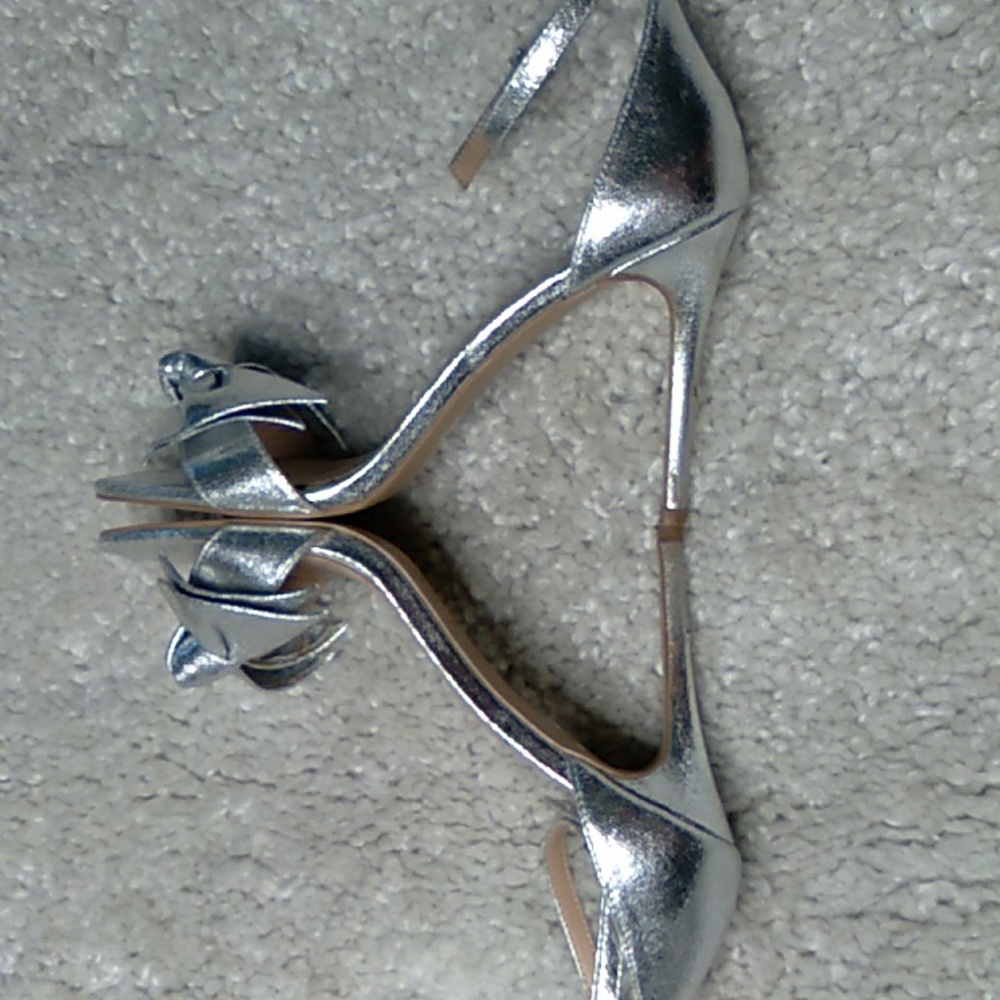 ASOS Mettalic/foil bow heels size 10.5 - Picture 10 of 16